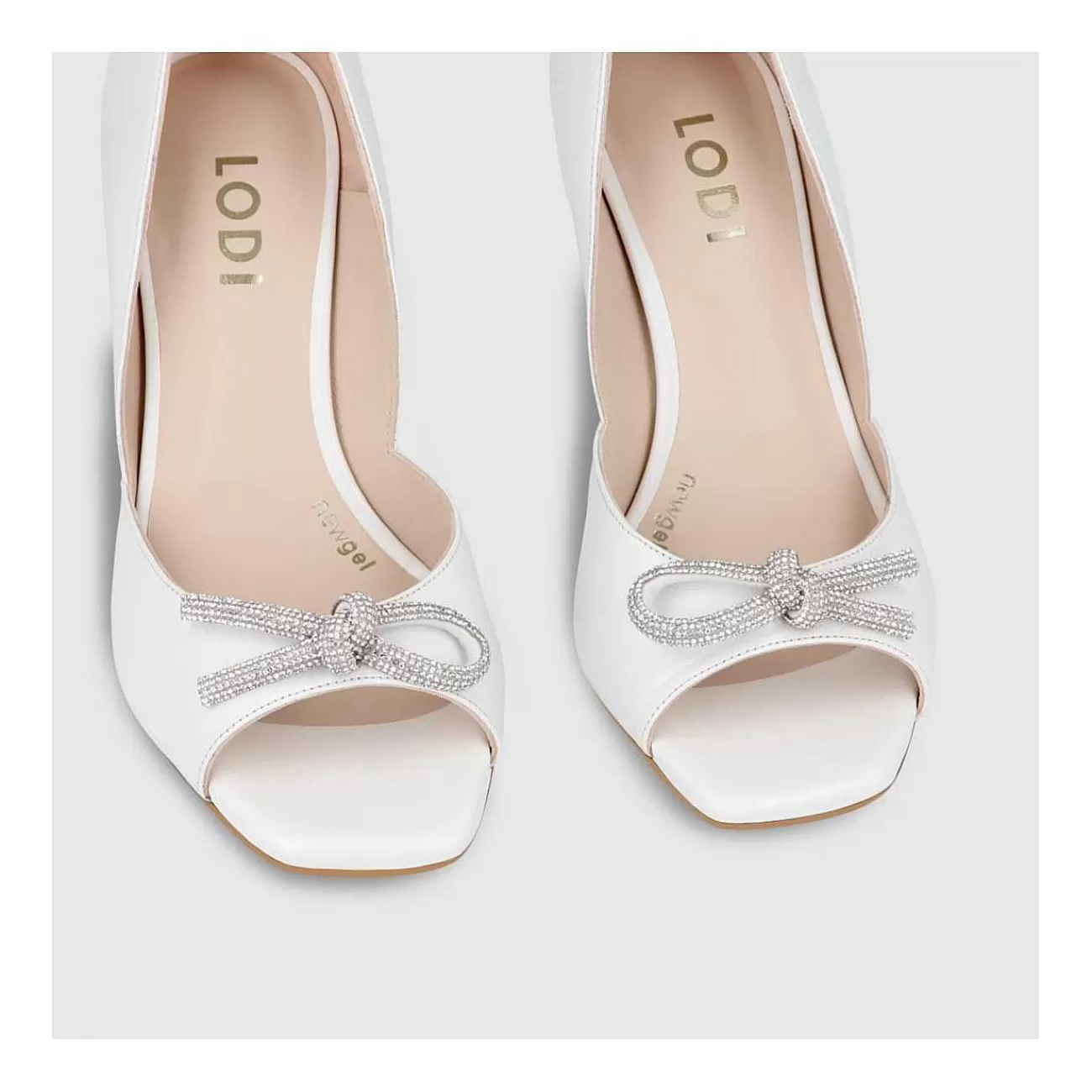 salones_de_novia_blancos_samier_5.webp Mujer LODI Salones De Novia^Salones De Novia Blancos Samier